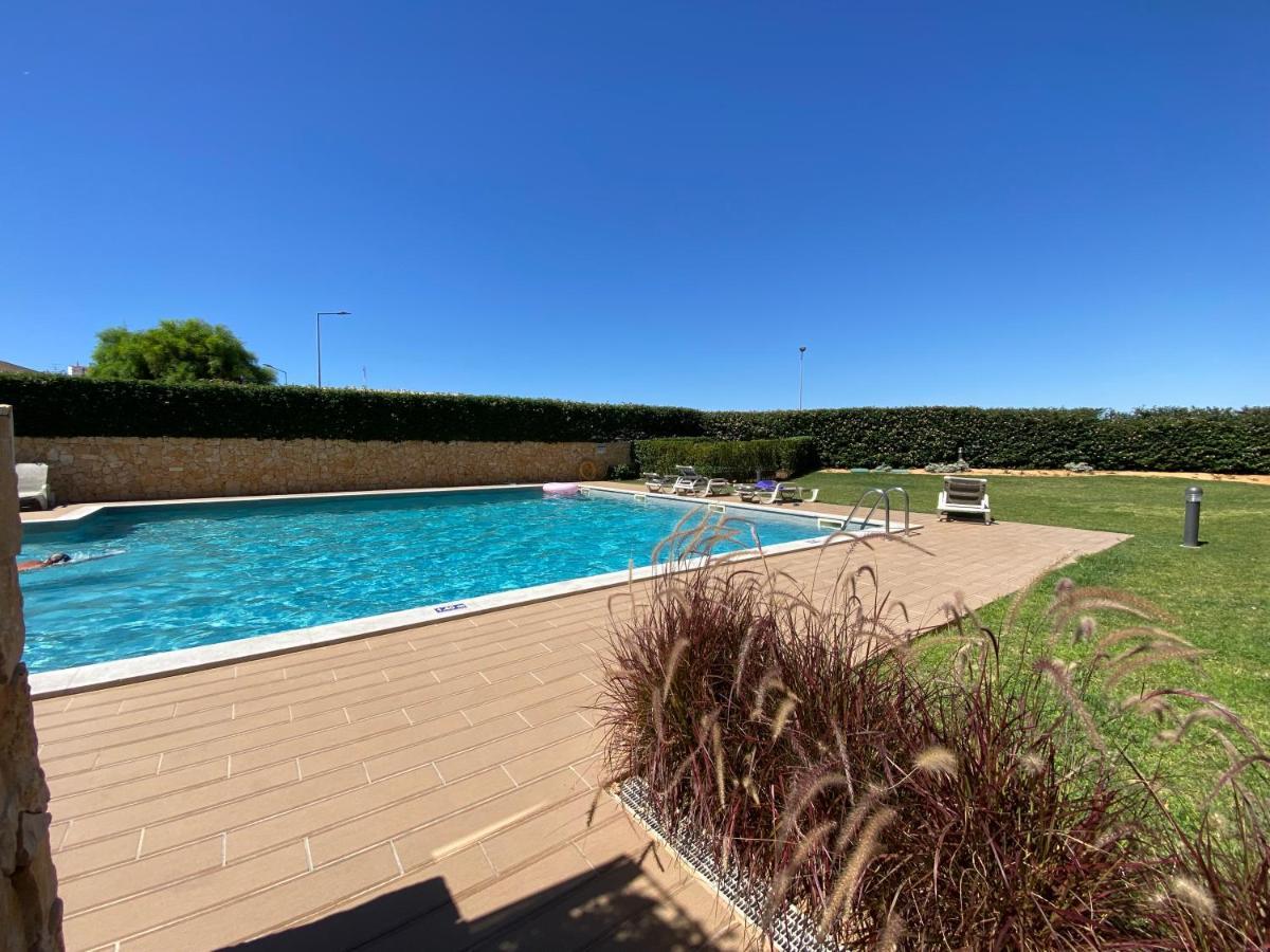 Albufeira Malpique Beach Apartment Ngoại thất bức ảnh